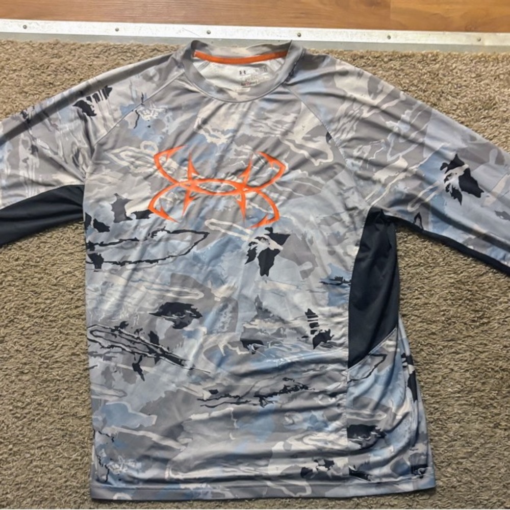 Under Armour Men’s XL Gray Camo Long Sleeve Shirt with Orange Trim